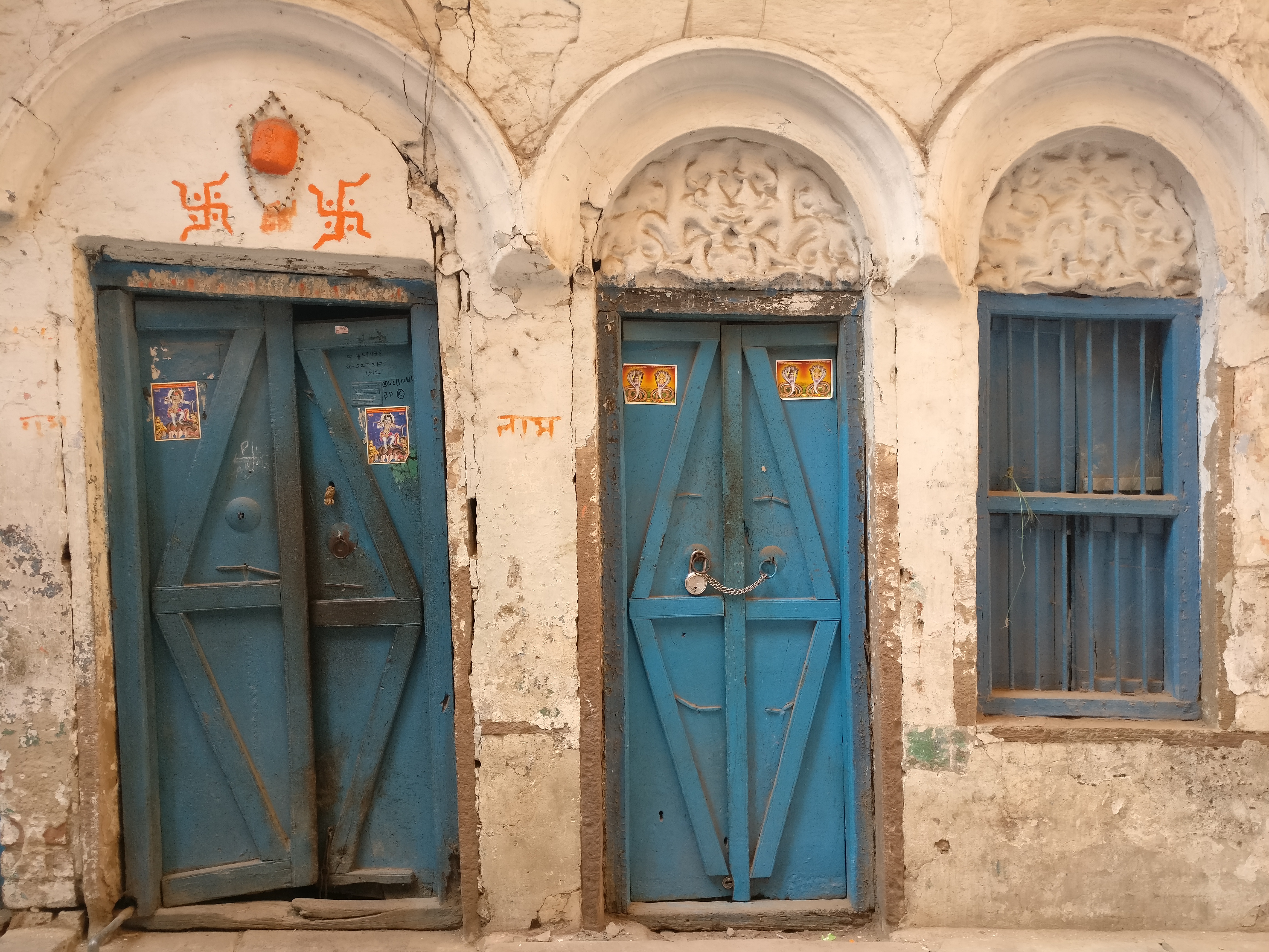 Random doorways in Varanasi old town